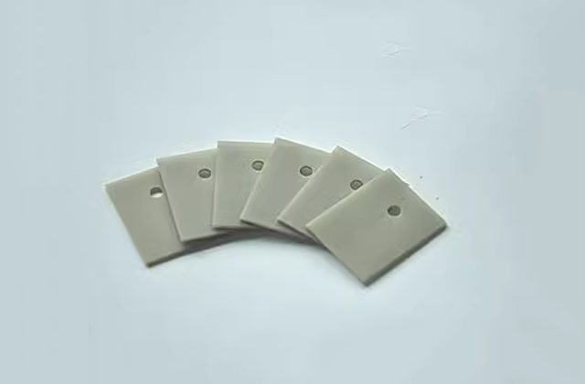 What material is alumina ceramic? What is the high temperature resistance of alumina ceramic? 