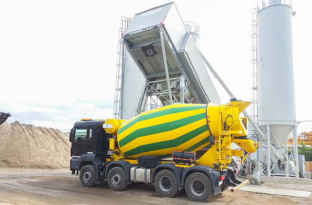 What does a concrete mixing station do? What equipment does a concrete mixing station have? 