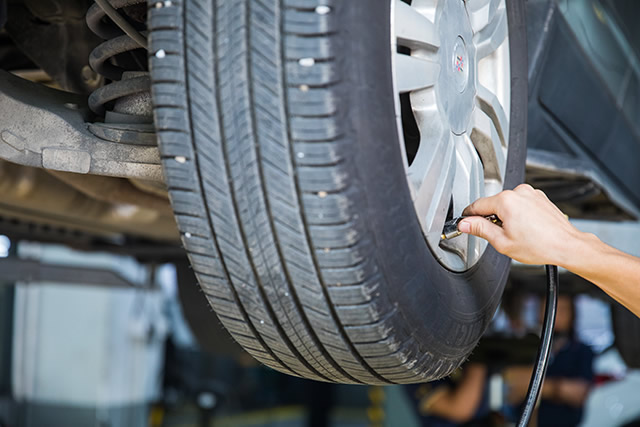 How to judge whether car tires need to be replaced? What should you pay attention to when replacing car tires? 