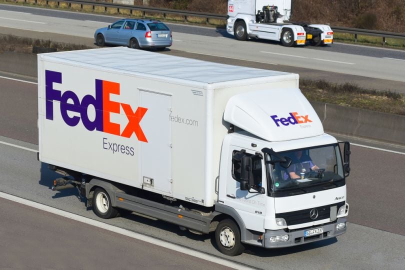 FedEx to roll out last mile delivery bot 