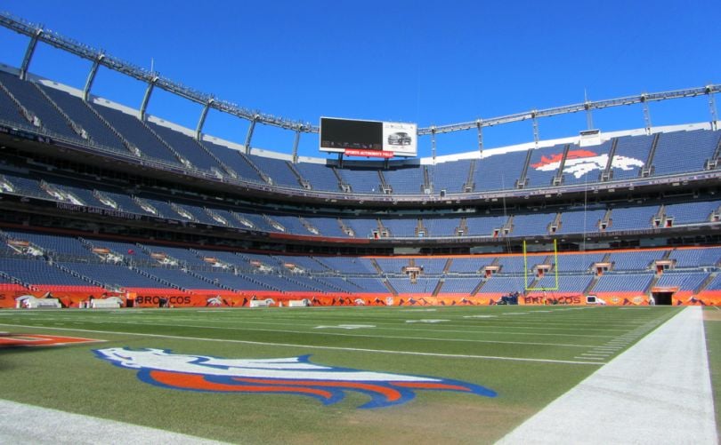 Robot bartender to debut at Mile High during Broncos-Browns game 